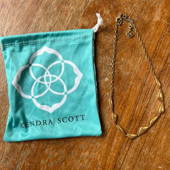 Kendra Scott Kira Collar Necklace in Gold - Picture 4 of 4